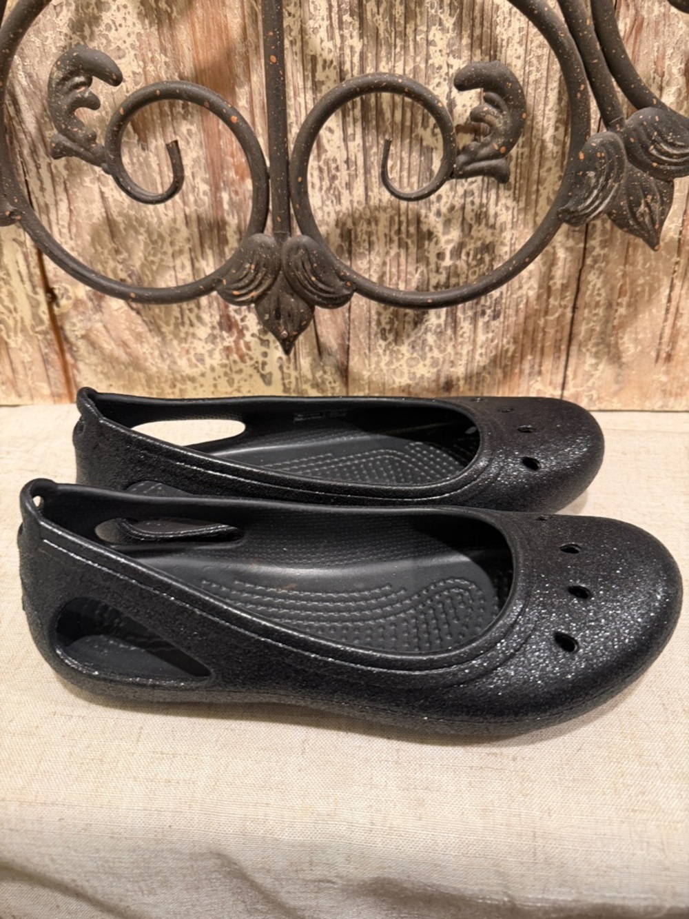 Crocs black  Glitter Slip-On Women's Flats crocs new. J 3 new